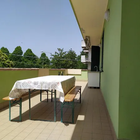 Residenza Silvestro A 2 Minuti Dalla Fiera E Dal Mare! Semesterbostad